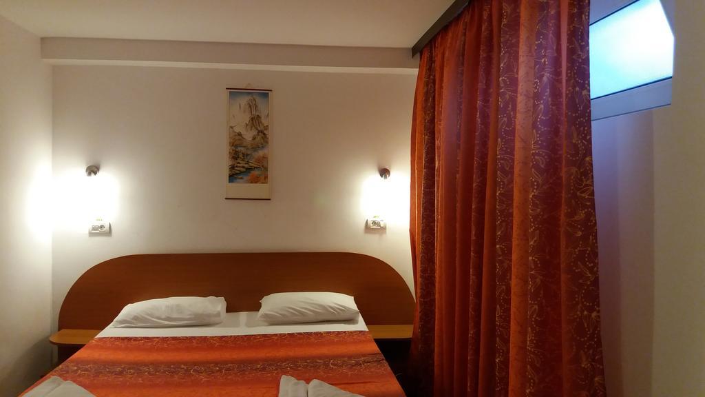 Hotel Marynero à Năvodari Extérieur photo