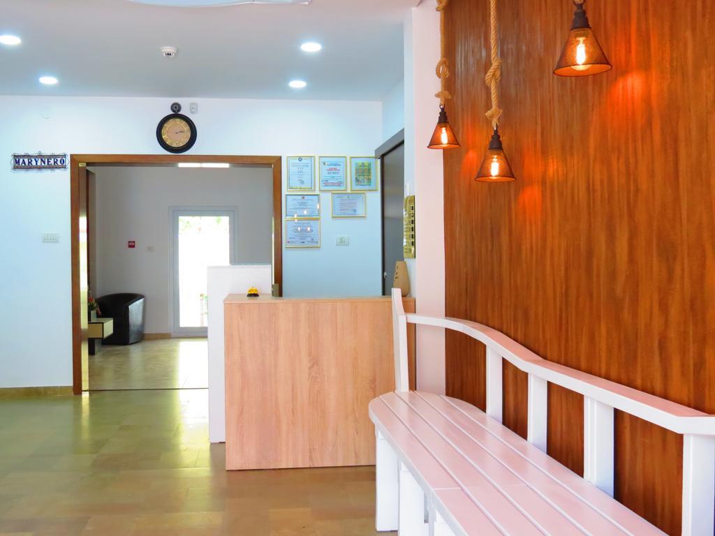 Hotel Marynero à Năvodari Extérieur photo